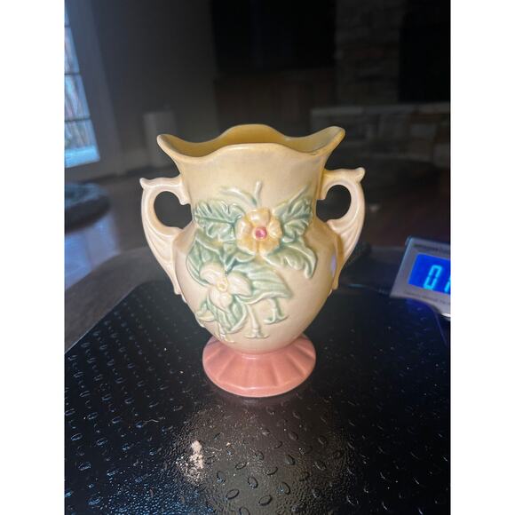 Hull Rose Vase - Picture 1 of 5